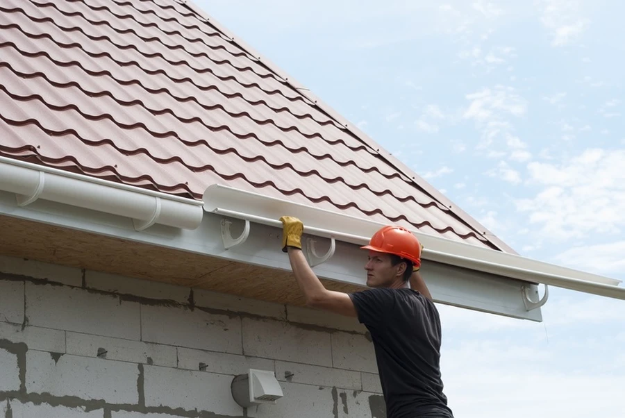 Common Gutter Issues And How To Fix Them Effectively in Richmond Hill, NY